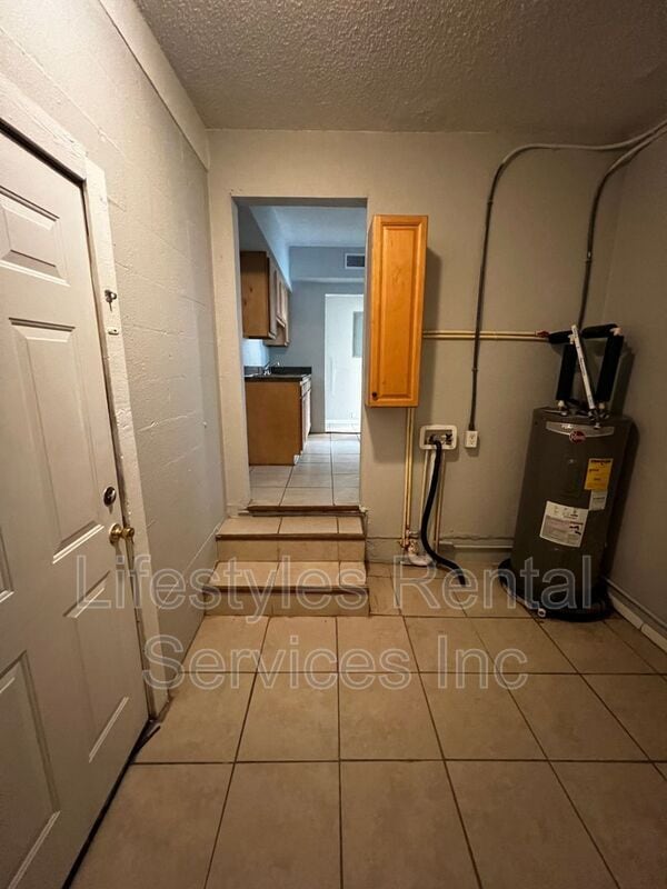 Building Photo - 1558 W 31st St