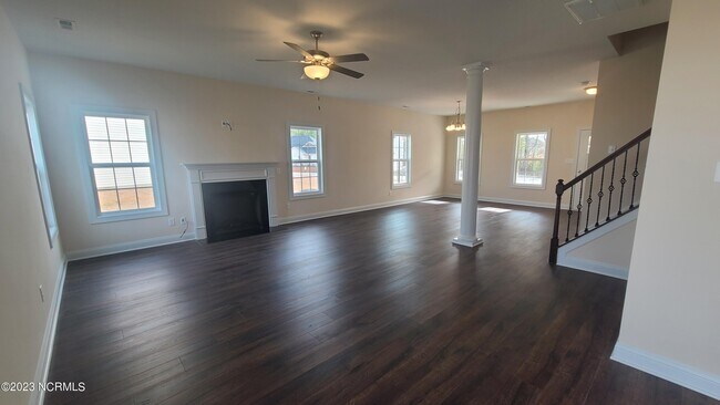 Building Photo - 182 Moonstone Ct