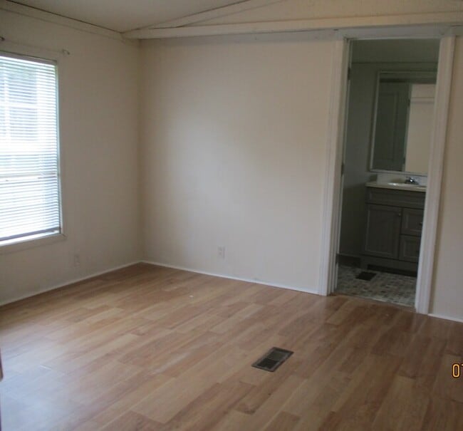 Building Photo - 139 Cypress Ln