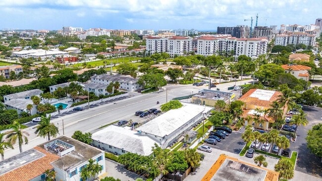 Foto del edificio - 330 W Camino Real