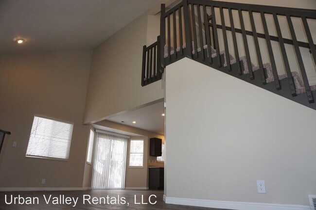 Foto del edificio - 3 br, 2.5 bath House - 925 E Old Williams Ct.