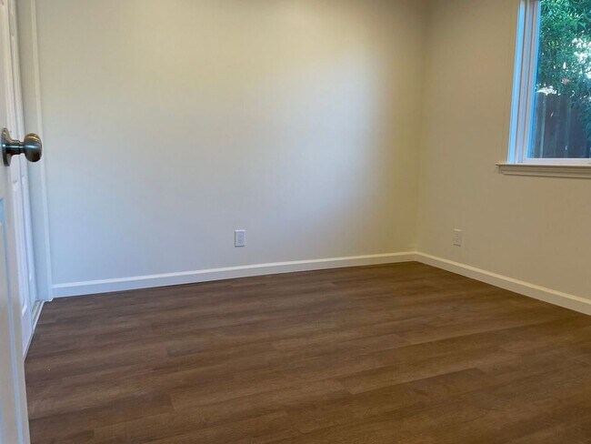 Building Photo - 3633 Lake Ontario Dr