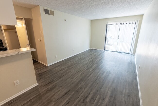 Interior Photo - 951 S. Oxford