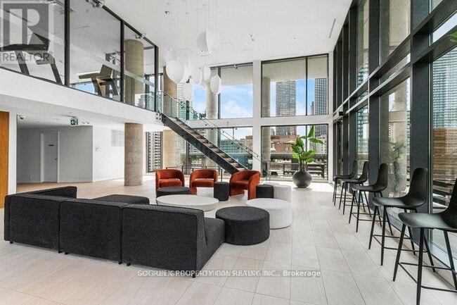 Photo du bâtiment - 81 Wellesley St E