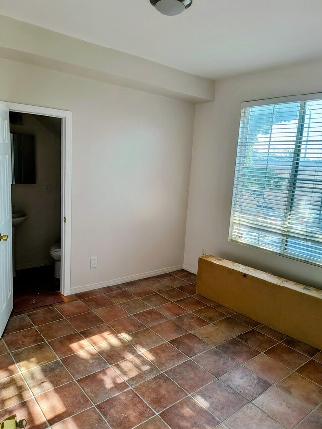 Building Photo - 6288 Susana St