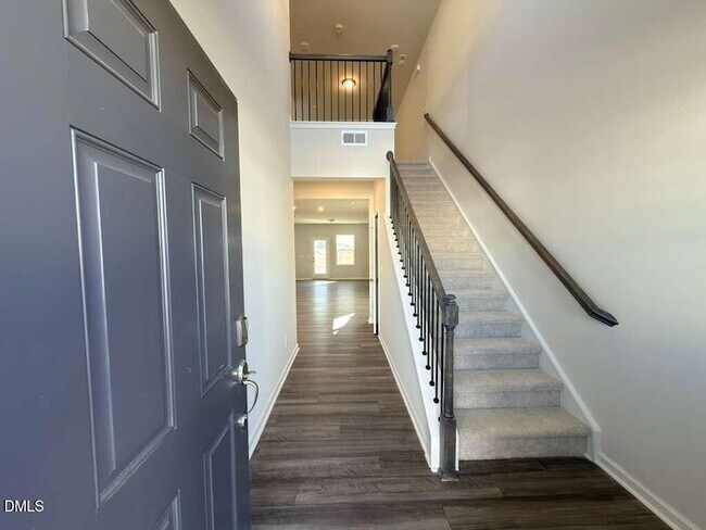 Building Photo - 2007 English Saddle Ln