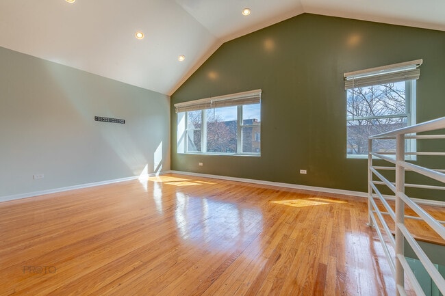 Building Photo - 524 N Ashland Ave