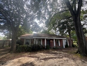 Building Photo - 4859 Alamont Dr