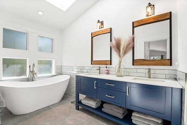 Foto del edificio - 3256 NW Bungalow Dr