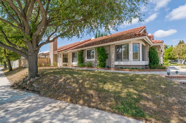 Building Photo - 26802 Live Oak Ct