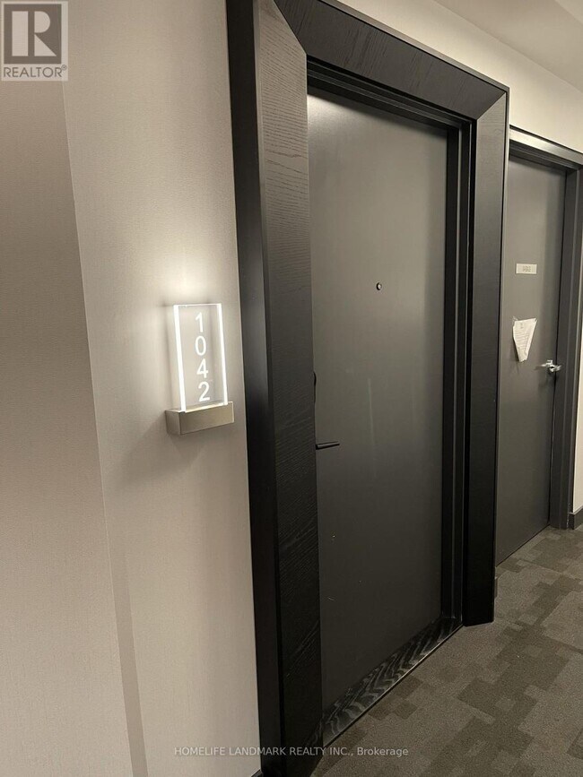 Building Photo - 121 Lower Sherbourne St