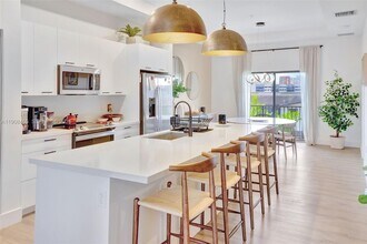 Building Photo - 8005 NW 104th Ave