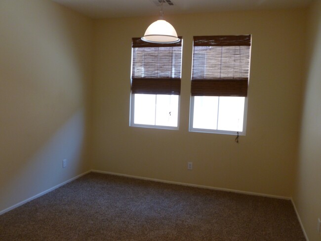 Building Photo - 5717 Leonidas St