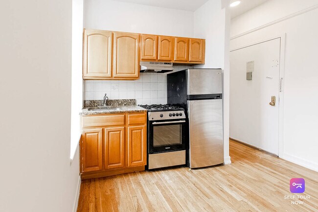 Foto del edificio - 301 W 112th St