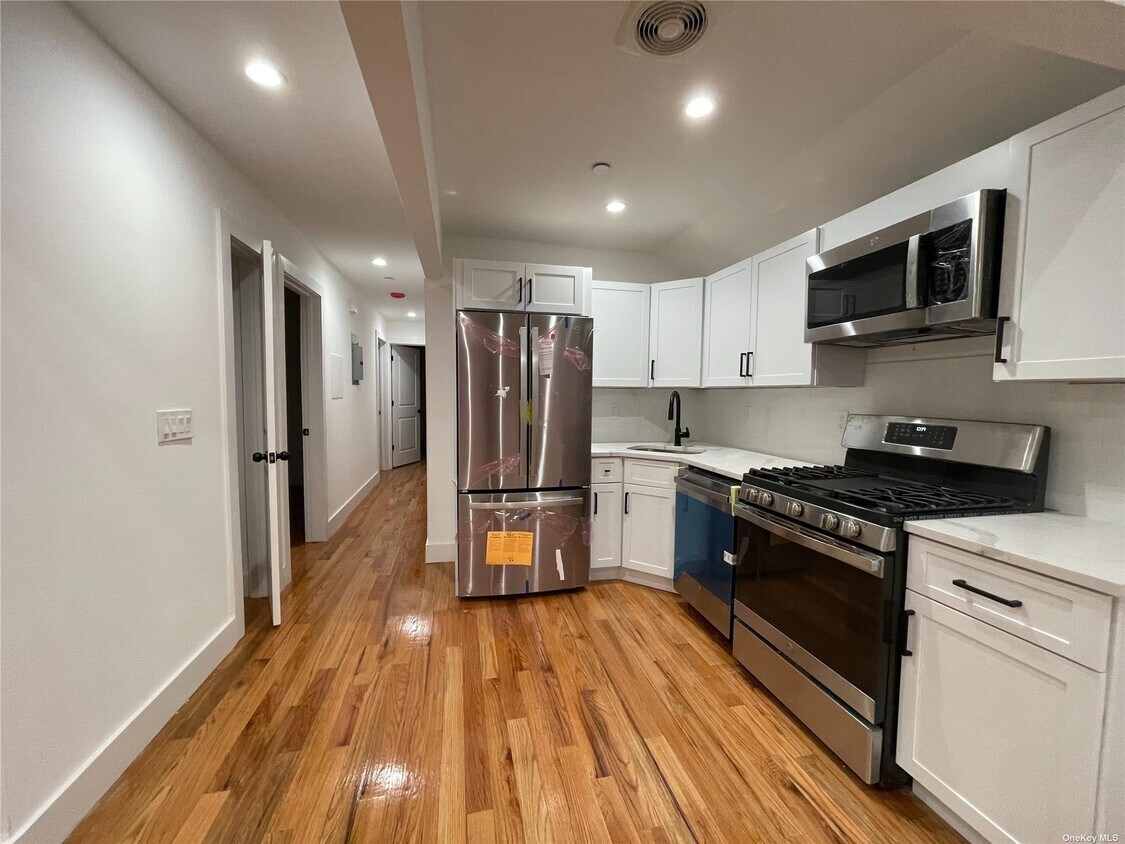 Building Photo - 504 Beach 69th St