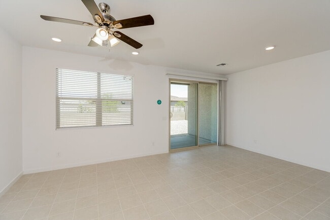 Building Photo - 14446 W Hackamore Dr