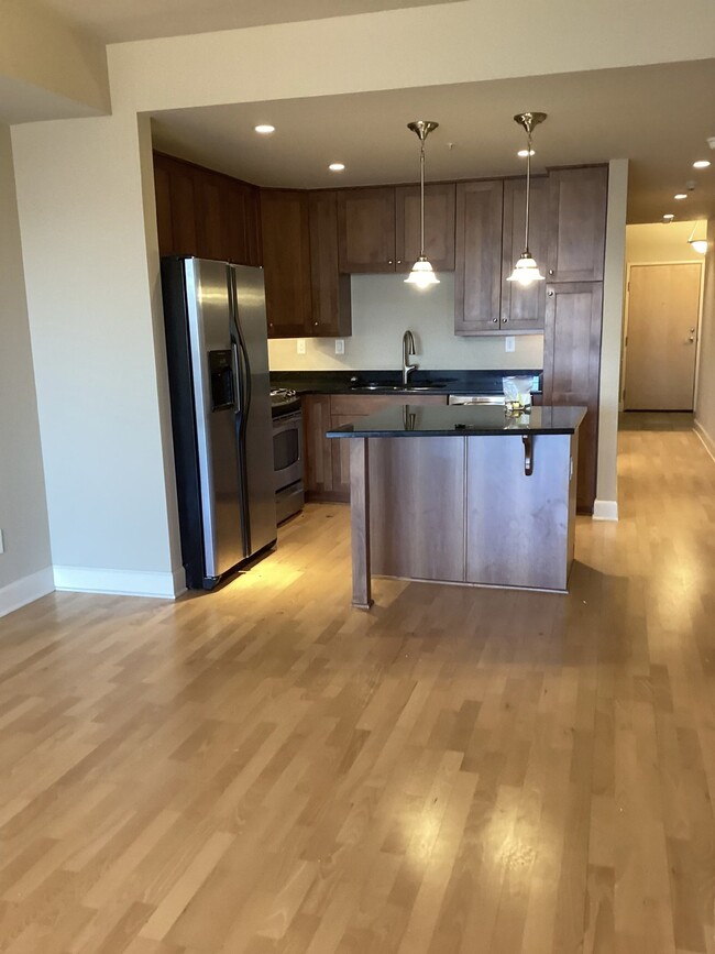 Building Photo - Modern 2 Bed, 2 Bath Condo in Littleton, C...