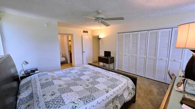 Building Photo - 3100 N Course Ln