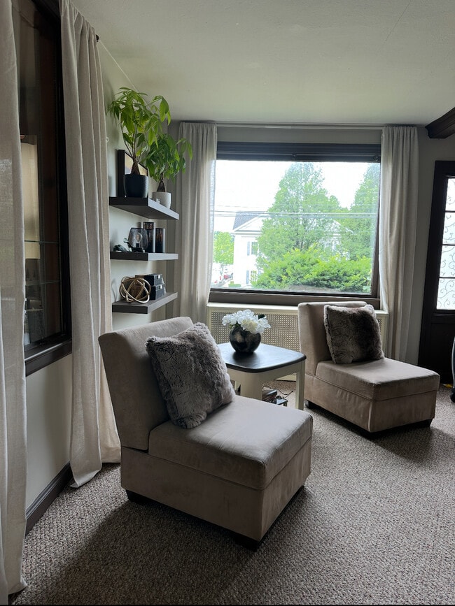 Building Photo - 161 N Main St