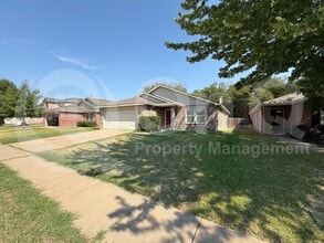 Building Photo - 4240 Hunters Creek Dr