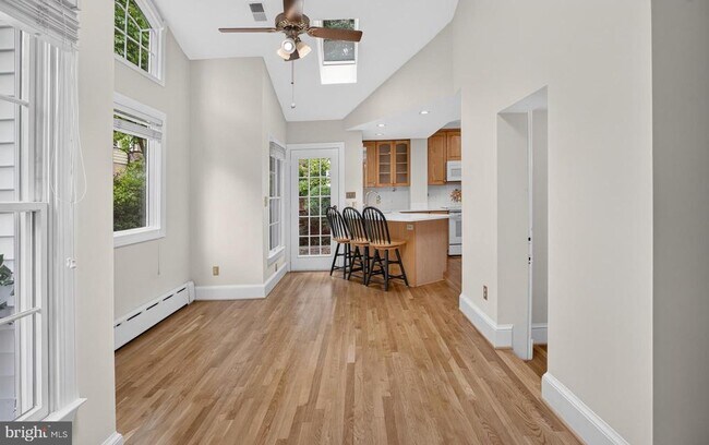 Foto del edificio - 4705 Hunt Ave