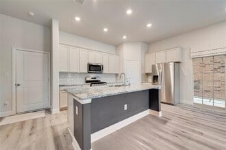 Building Photo - 7617 Sunset Blvd