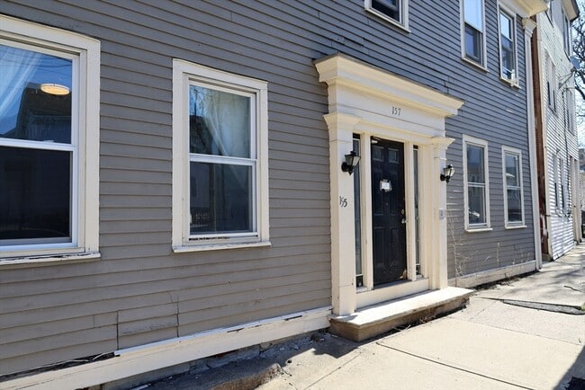 Building Photo - 157 Perkins St