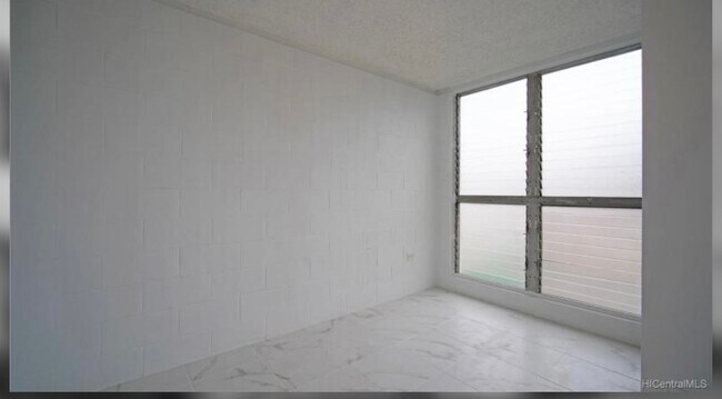 Building Photo - 98 -114 Lipoa Pl