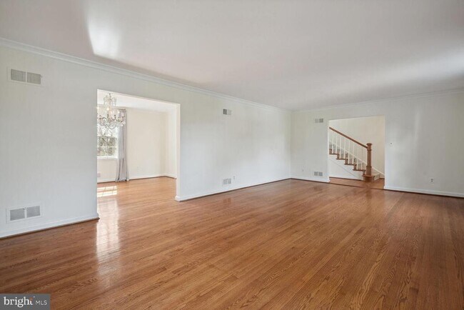 Foto del edificio - 5801 Hillburne Way