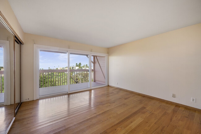 Primary Bedroom - 1041 Santa Ana St