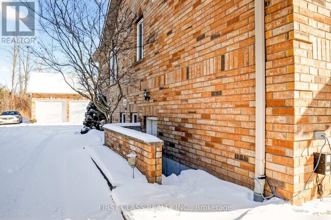 Photo du bâtiment - 20173 Bathurst St