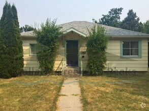 Building Photo - 418 S 11th Ave