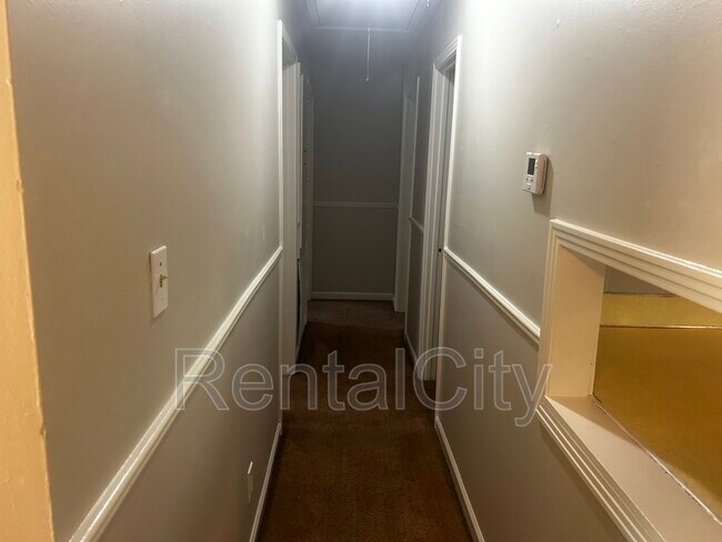 Building Photo - 1103 Berrywood Ave