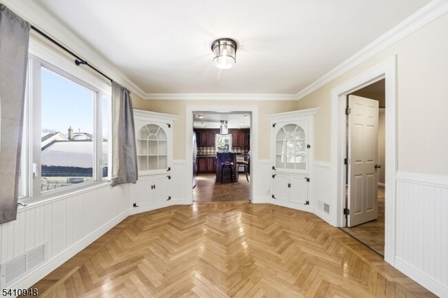 Building Photo - 65 Ridge Ave