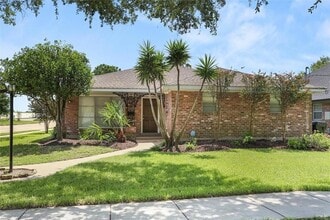 Building Photo - 6151 Charlotte Dr