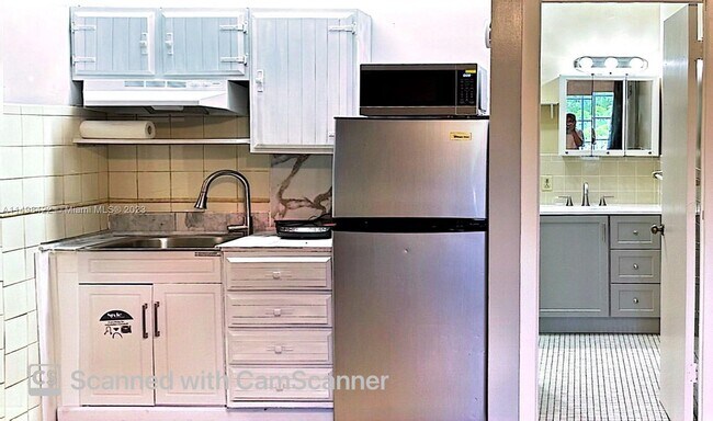 Foto del edificio - 9101 N Kendall Dr