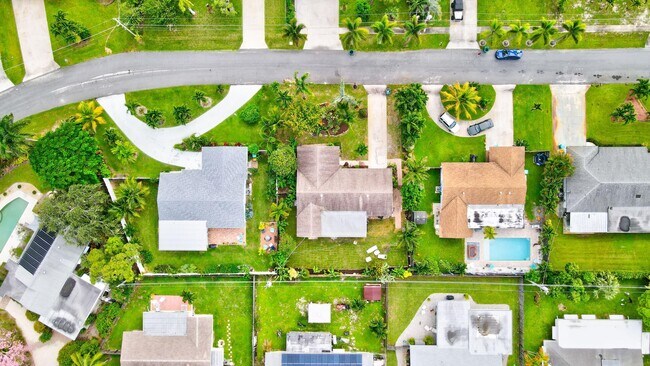 Foto del edificio - 1036 Coral Dr