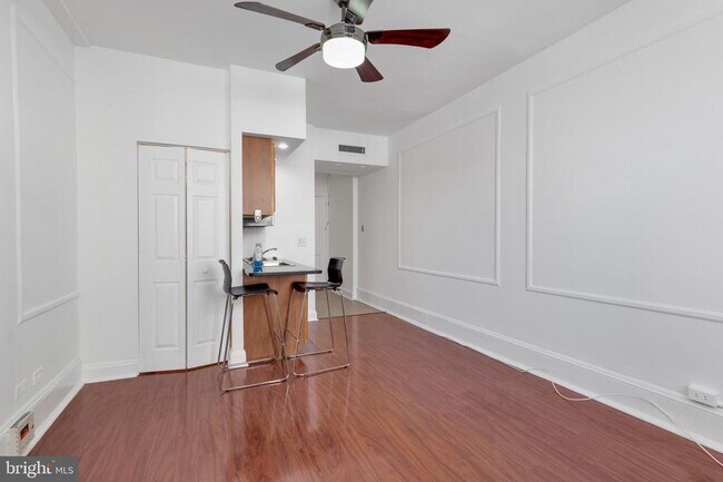 Foto del edificio - 1324 Locust St