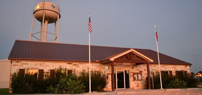 Building Photo - 116 Maywood Ln