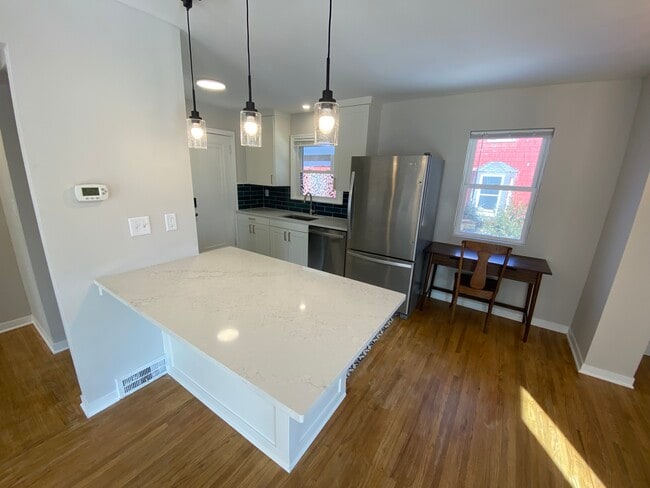 Building Photo - 4324 France Ave S