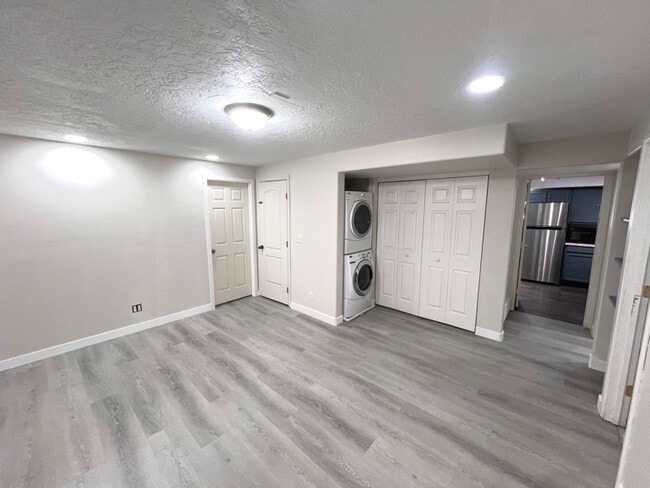 Building Photo - 6291 Liza Ln