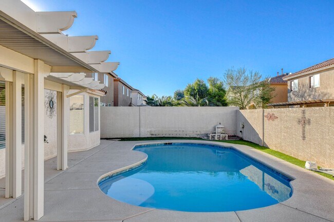 Foto del edificio - POOL House in Silverado Ranch!