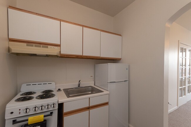 Foto del edificio - 3947 W Irving Park Rd