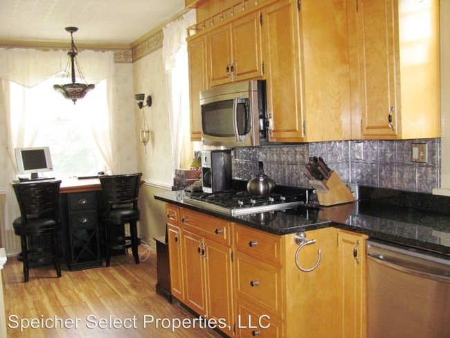 Building Photo - 5 br, 2.5 bath House - 451 Orchard Street