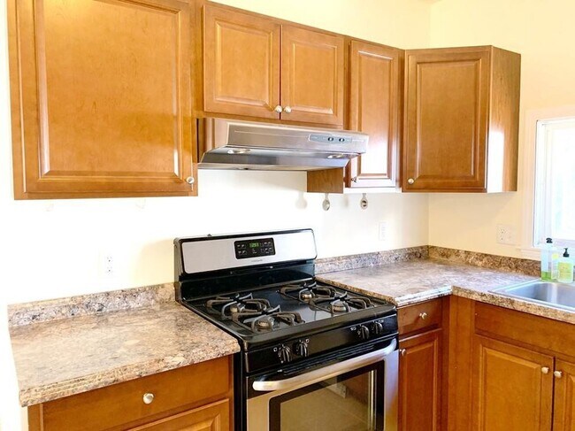 Cocina del primer piso - 9 Kingsley Ave