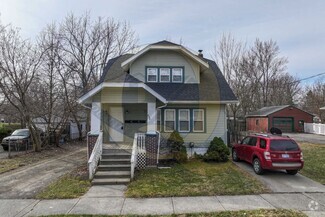 Building Photo - 829 Clinton St