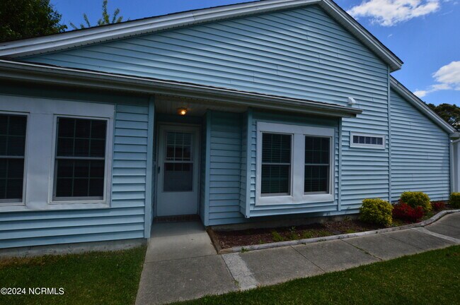 Foto del edificio - 3011 Foxhorn Rd