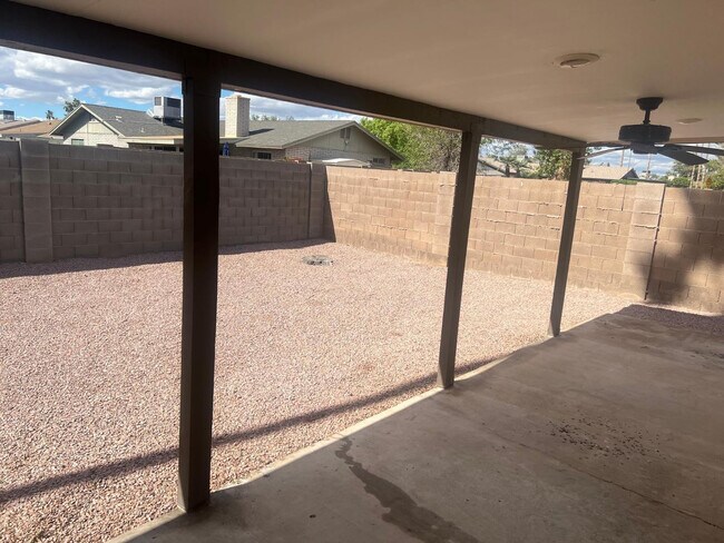 Foto del edificio - 5406 S Hazelton Ln