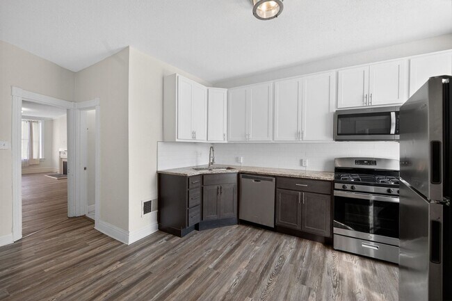 Building Photo - 2918 Sidney St