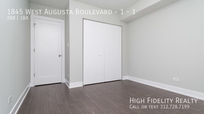 Foto del edificio - 1845 W Augusta Blvd